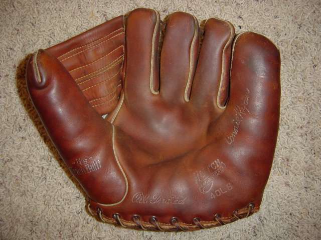 Connie Ryan Hutch 40LS Front